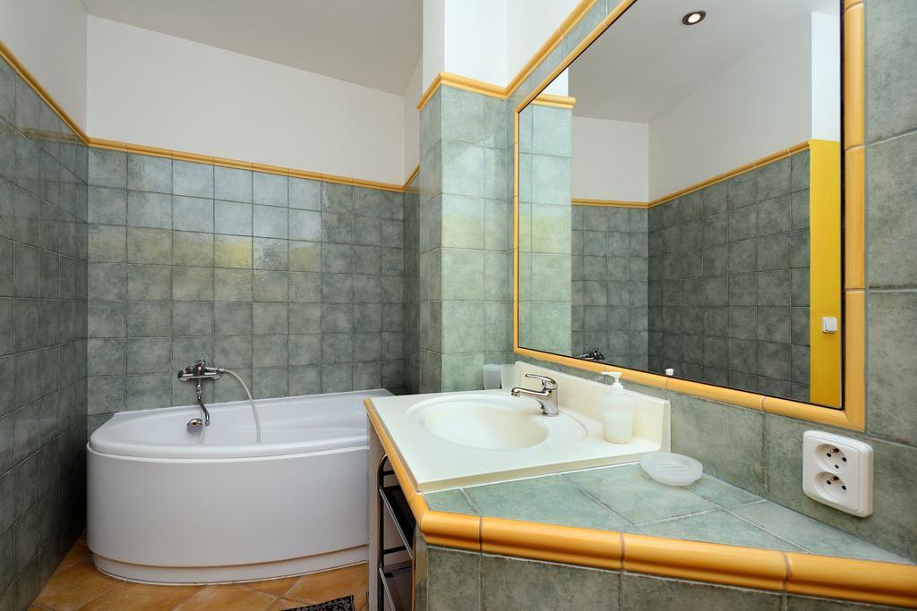 Konvikt Aparthotel 3*